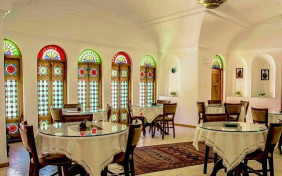 هتل تاریخی خانه آقازاده ابرکوه 1